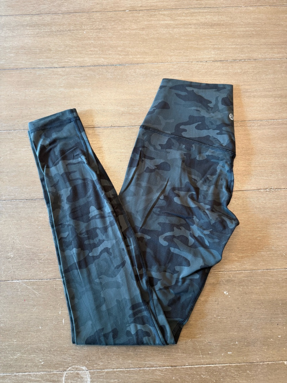 Lululemon Align - SIZE 6 Camo Active Leggings in Dark Green/Black